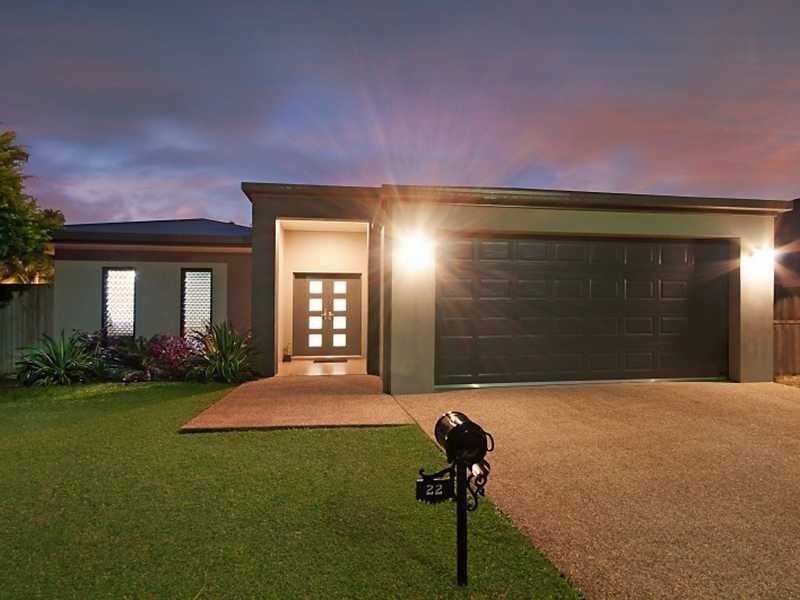 22 Bassett Street, Kanimbla QLD 4870