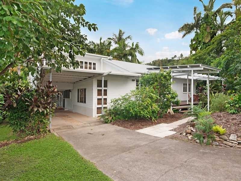 147 Hillview Crescent, Whitfield QLD 4870
