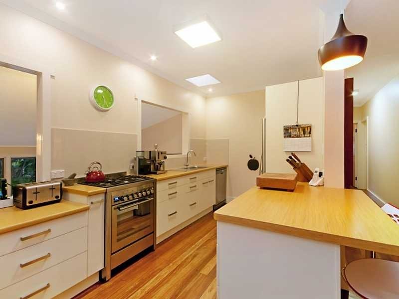 147 Hillview Crescent, Whitfield QLD 4870