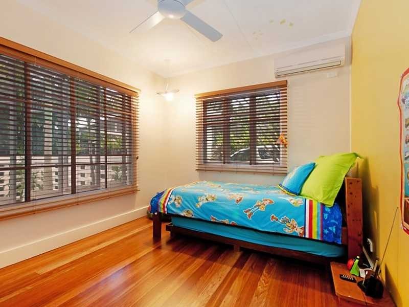 147 Hillview Crescent, Whitfield QLD 4870