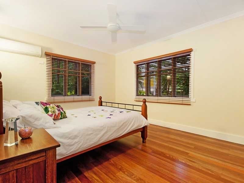 147 Hillview Crescent, Whitfield QLD 4870