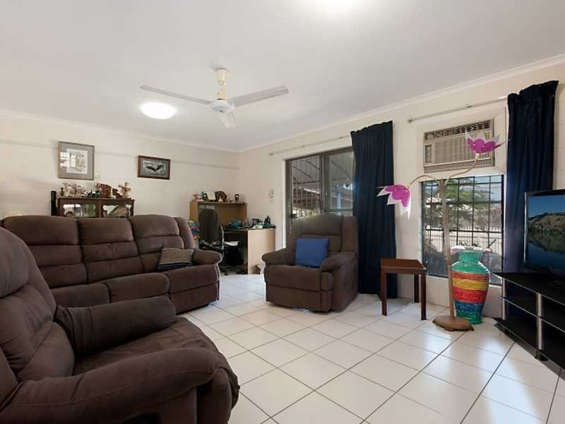 2/113 Jensen Street, Whitfield QLD 4870