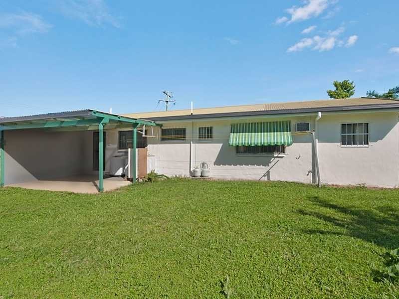 2/113 Jensen Street, Whitfield QLD 4870