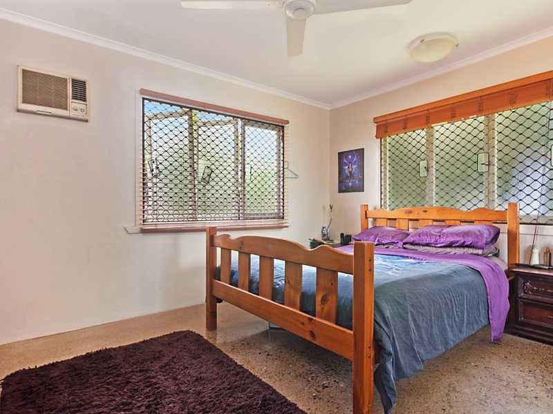 432A McCoombe, Mooroobool QLD 4870