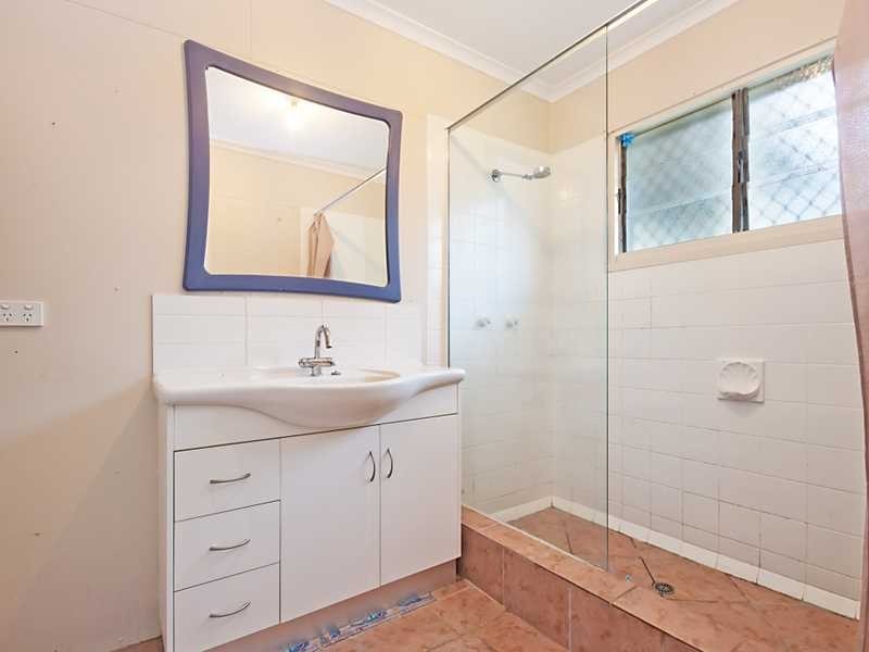 432A McCoombe, Mooroobool QLD 4870