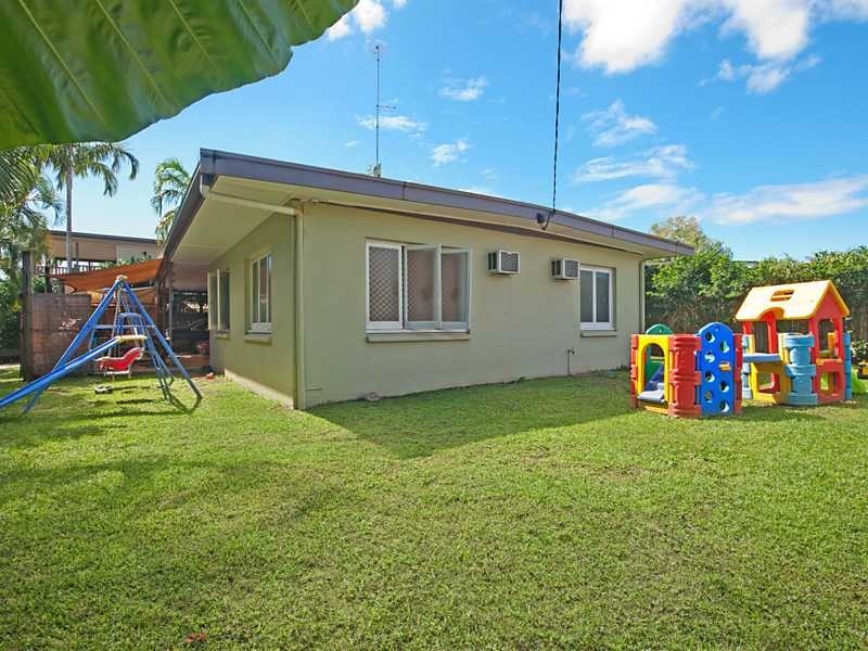432A McCoombe, Mooroobool QLD 4870