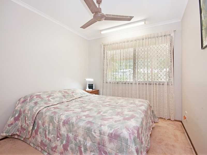 8 Violet Street, Mooroobool QLD 4870