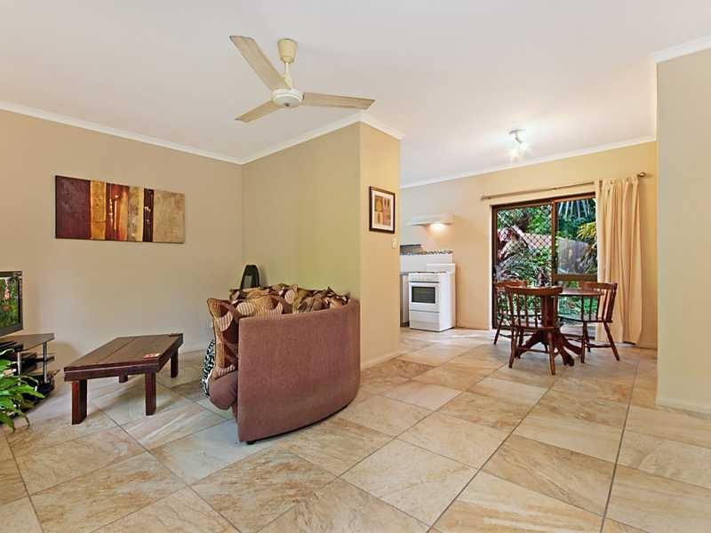 2/6-10 Holmes Street, Stratford QLD 4870