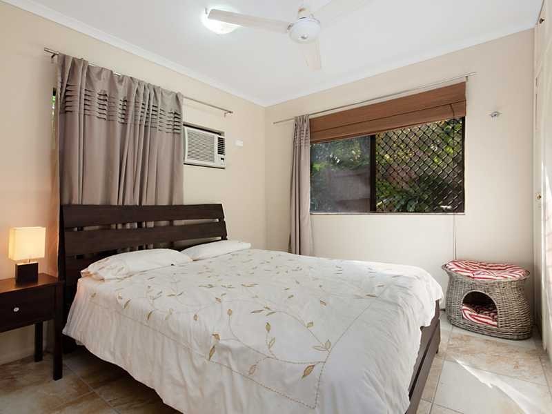 2/6-10 Holmes Street, Stratford QLD 4870