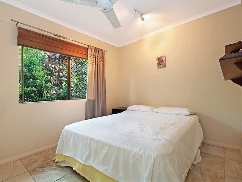 2/6-10 Holmes Street, Stratford QLD 4870