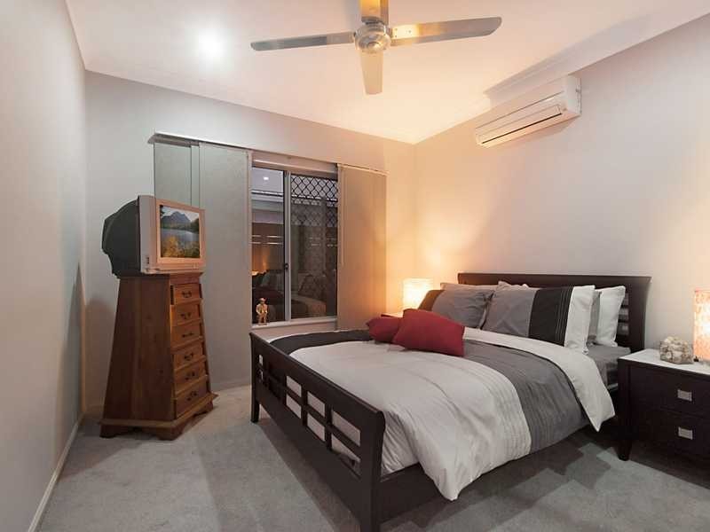 25 Rainbow Street, Kanimbla QLD 4870