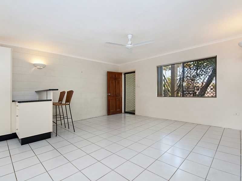 2/22 Hoare Street, Manunda QLD 4870