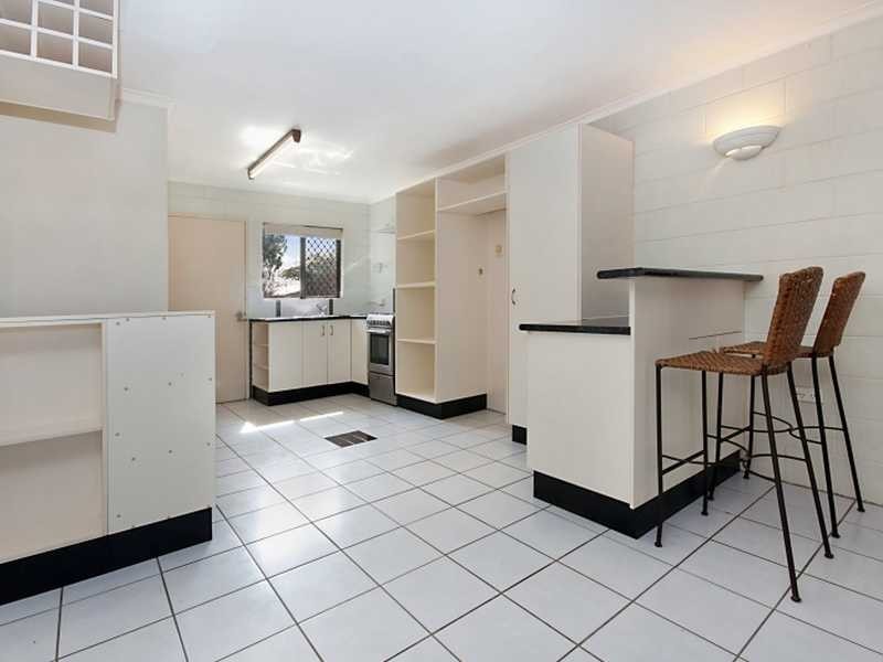 2/22 Hoare Street, Manunda QLD 4870