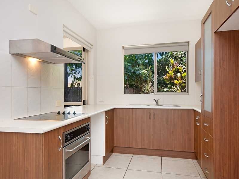 12/15 Thomas Street, Cairns North QLD 4870