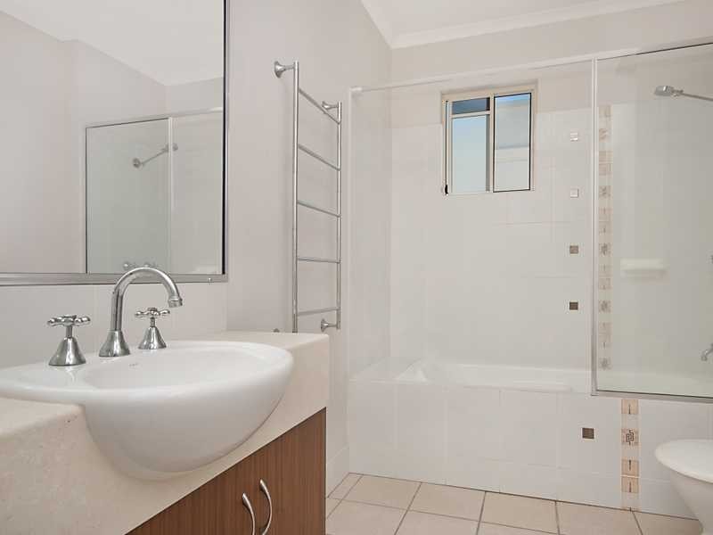 12/15 Thomas Street, Cairns North QLD 4870