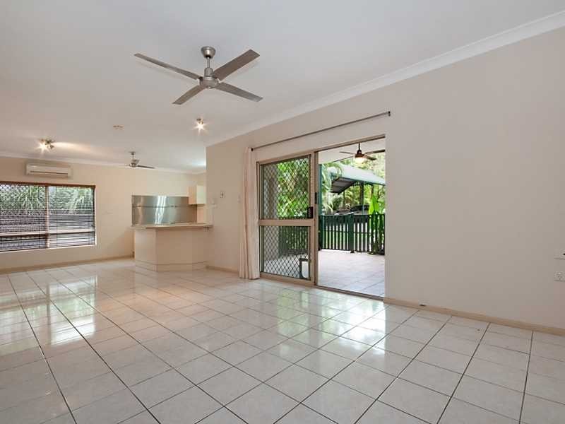 8/82-84 Old Smithfield Road, Freshwater QLD 4870