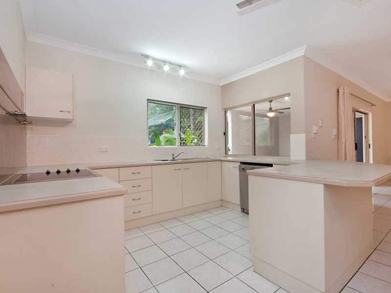 8/82-84 Old Smithfield Road, Freshwater QLD 4870