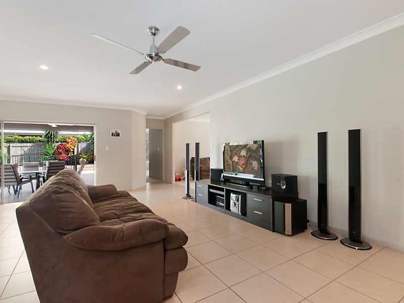 39 Elphinstone Street, Kanimbla QLD 4870