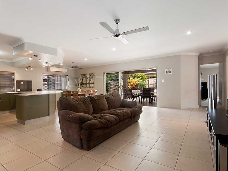 39 Elphinstone Street, Kanimbla QLD 4870