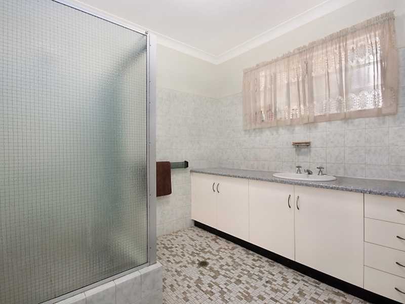 256 Buchan Street, Westcourt QLD 4870