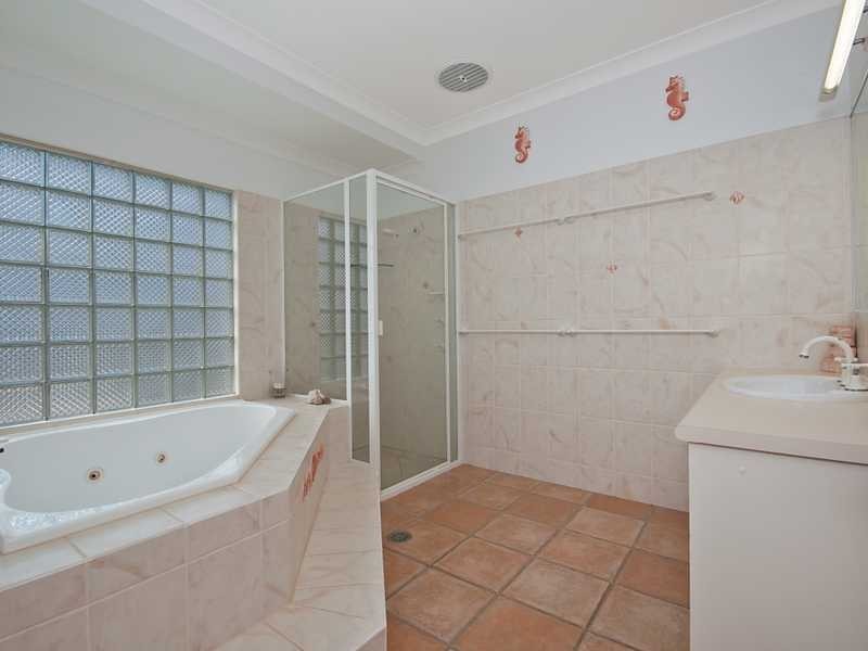 20 Leonard Street, Kewarra Beach QLD 4879