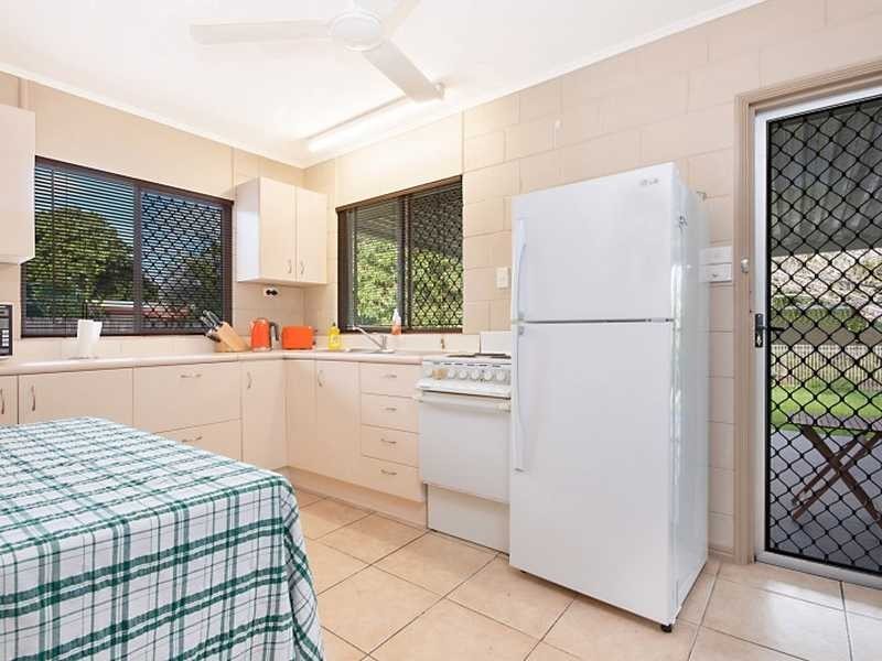 2/41 Sperring Street, Manunda QLD 4870