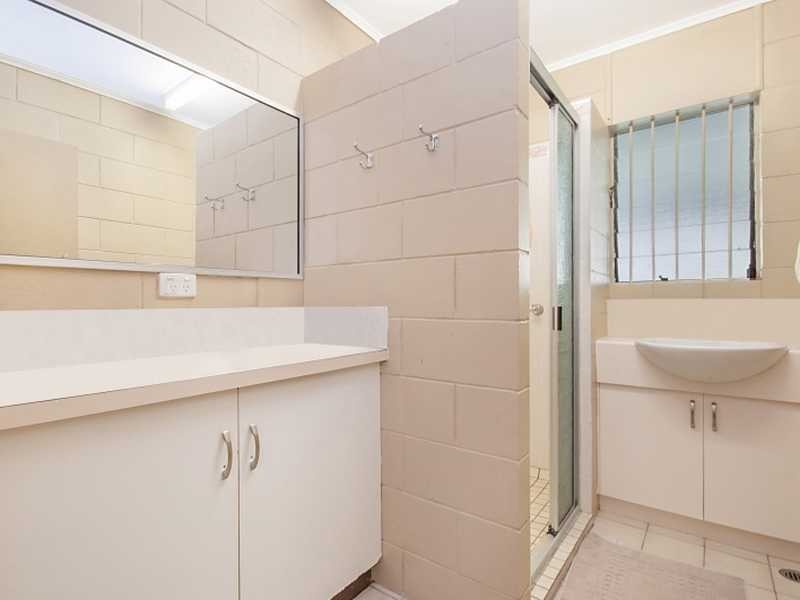 2/41 Sperring Street, Manunda QLD 4870