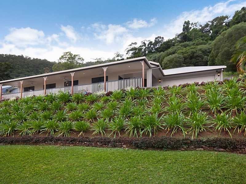 33 Jak Gee Street, Redlynch QLD 4870
