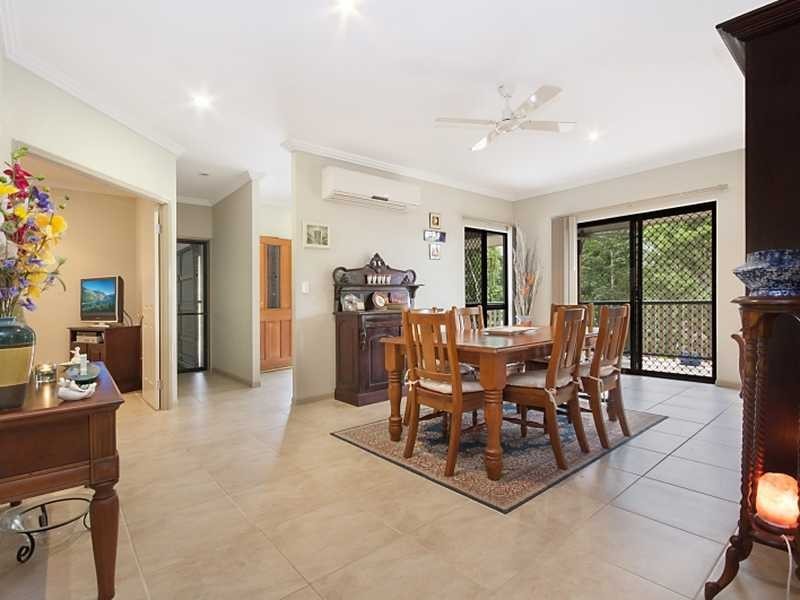 33 Jak Gee Street, Redlynch QLD 4870