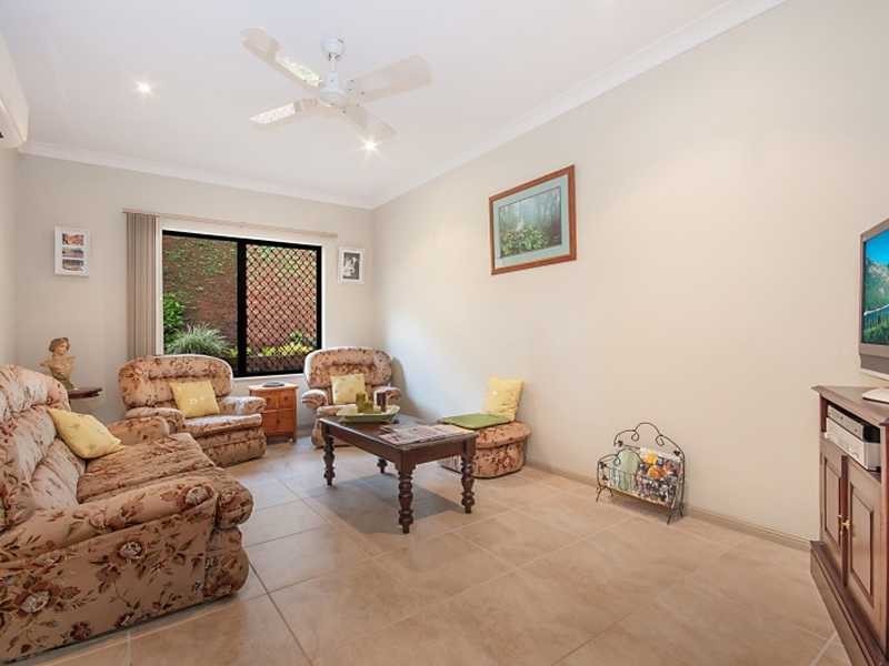 33 Jak Gee Street, Redlynch QLD 4870