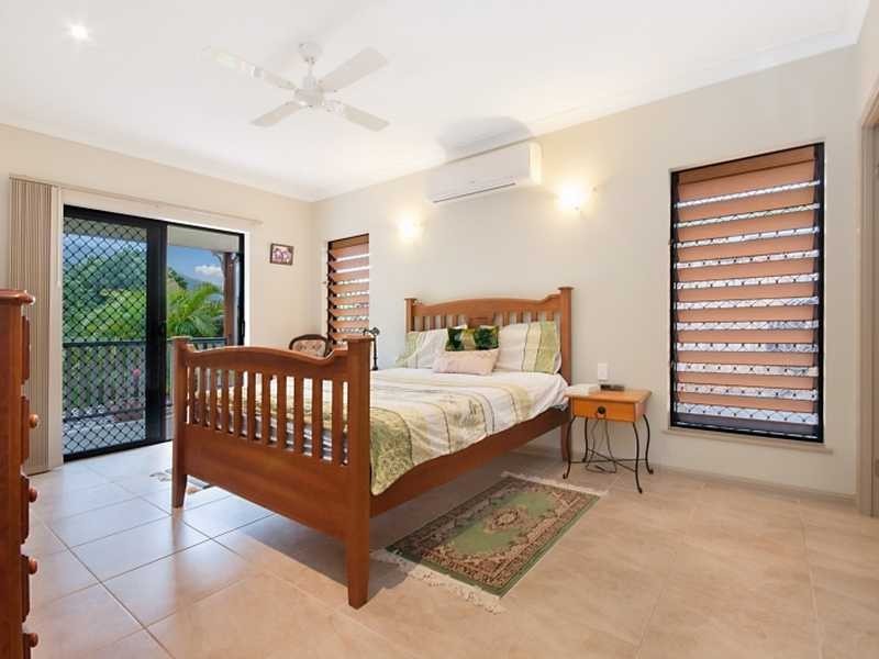 33 Jak Gee Street, Redlynch QLD 4870