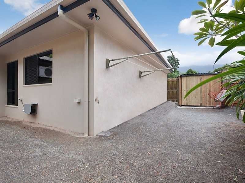 33 Jak Gee Street, Redlynch QLD 4870