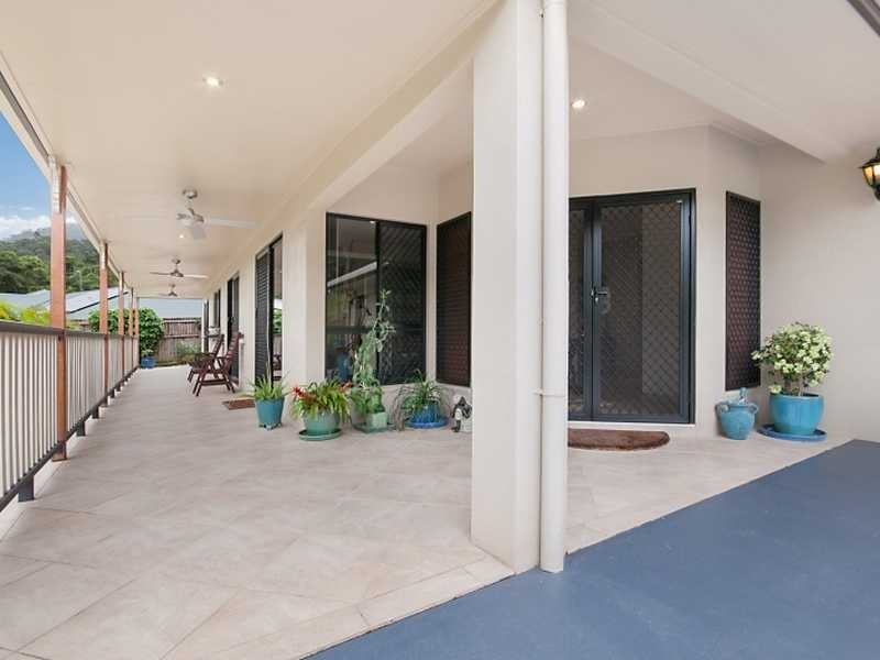 33 Jak Gee Street, Redlynch QLD 4870