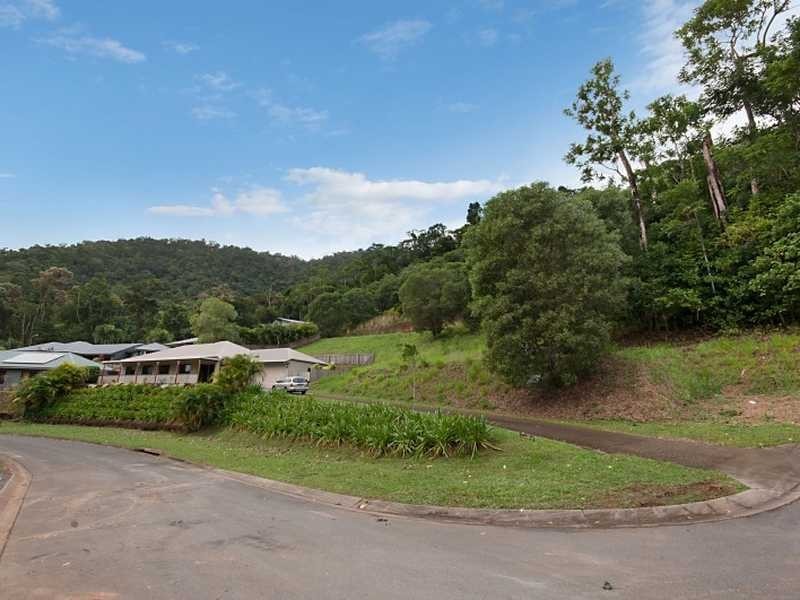 33 Jak Gee Street, Redlynch QLD 4870