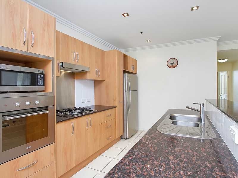 802/2-4 Lake Street, Cairns City QLD 4870