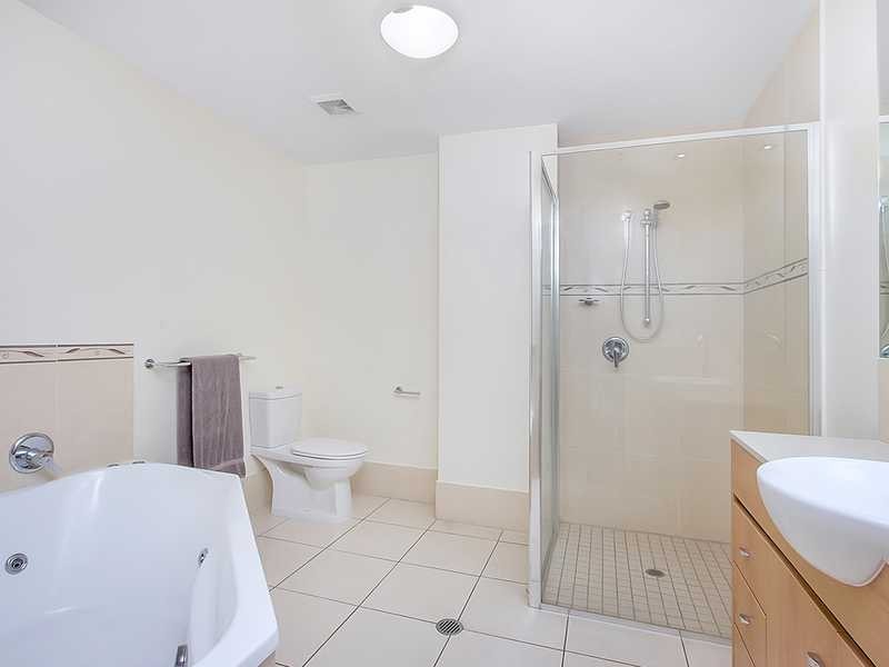 802/2-4 Lake Street, Cairns City QLD 4870