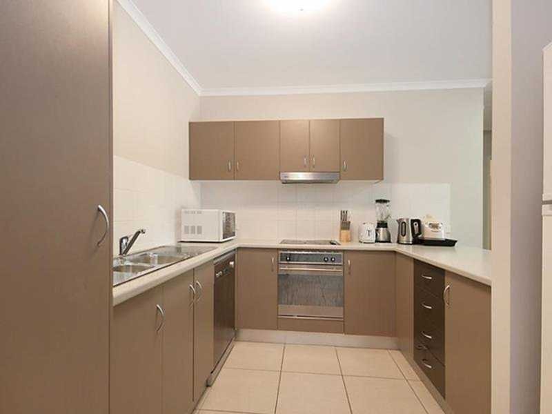 14/335 Lake Street, Cairns North QLD 4870