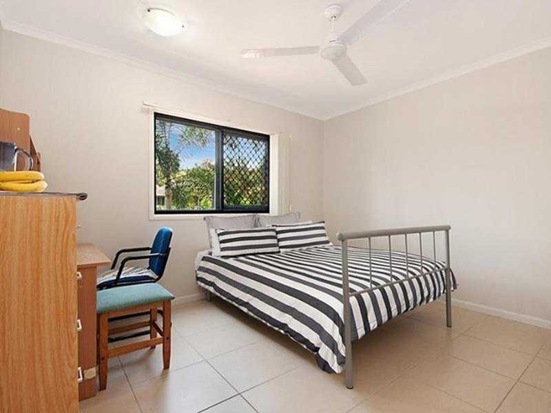 14/335 Lake Street, Cairns North QLD 4870