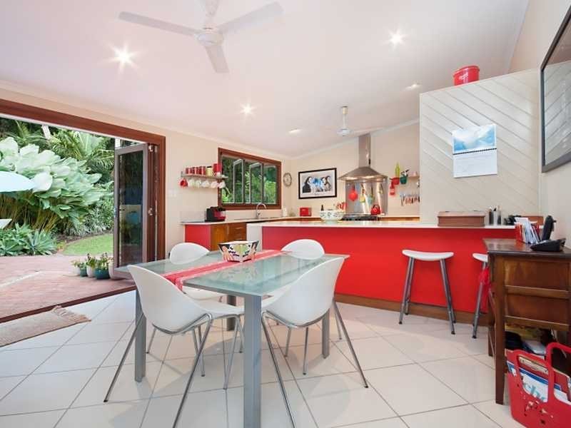 106 Hillview Crescent, Whitfield QLD 4870