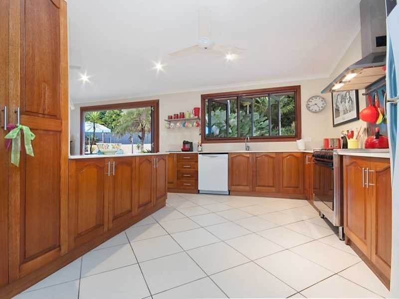 106 Hillview Crescent, Whitfield QLD 4870