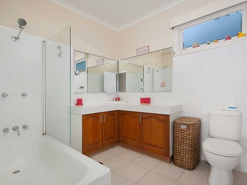 106 Hillview Crescent, Whitfield QLD 4870