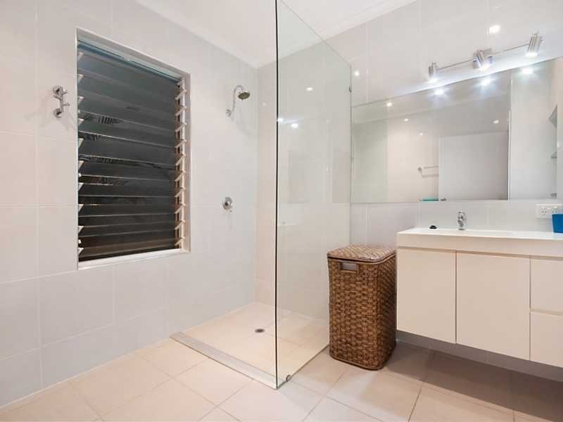 106 Hillview Crescent, Whitfield QLD 4870