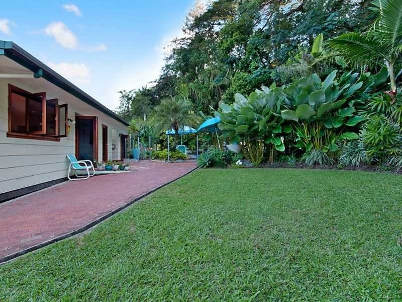 106 Hillview Crescent, Whitfield QLD 4870