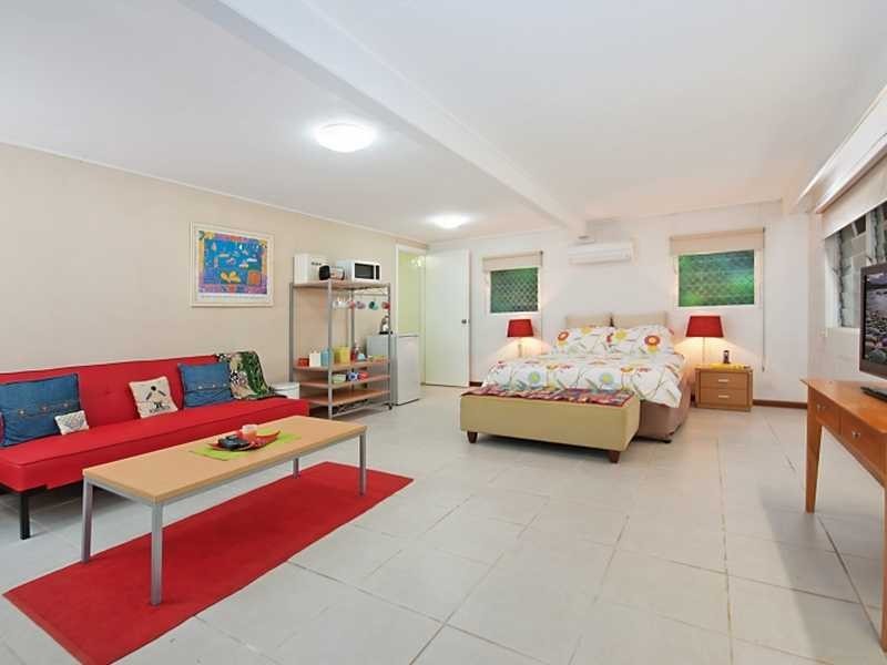 106 Hillview Crescent, Whitfield QLD 4870