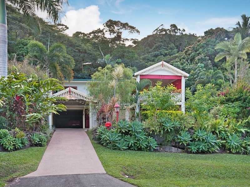 106 Hillview Crescent, Whitfield QLD 4870