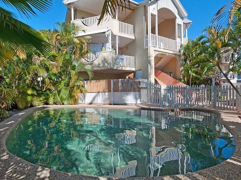 8/201 Mcleod Street, Cairns North QLD 4870