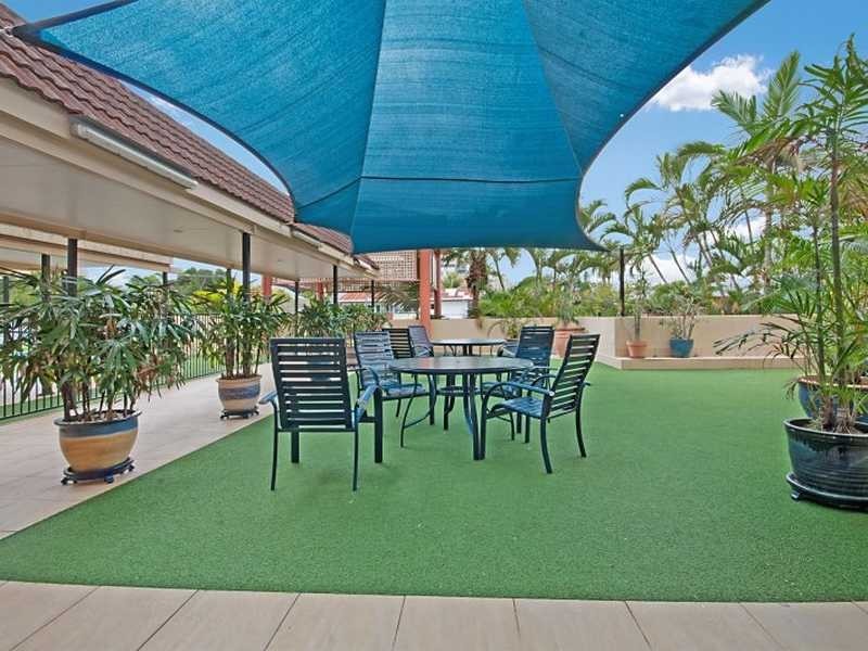 2/249-255 Esplanade, Cairns North QLD 4870