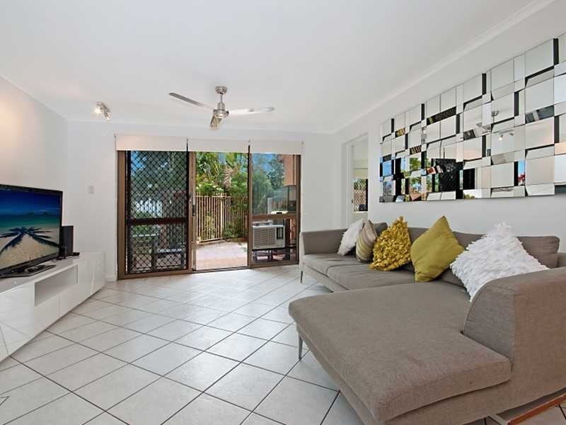 2/249-255 Esplanade, Cairns North QLD 4870