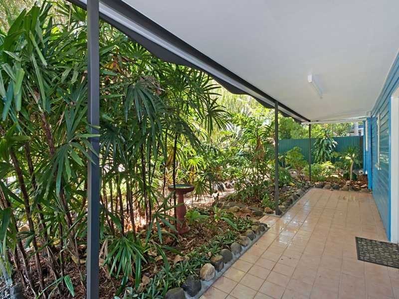 46 Waite Street, Machans Beach QLD 4878