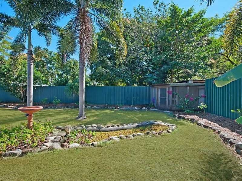 46 Waite Street, Machans Beach QLD 4878